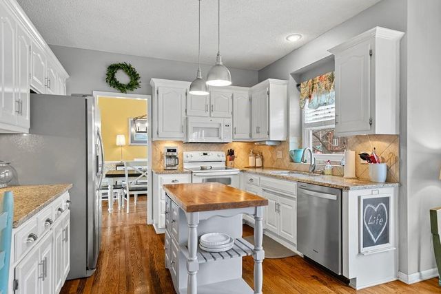 12477 S ACUFF Court, Olathe, KS 66062