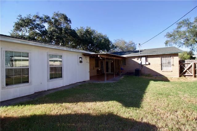 843 W H Ave, Kingsville, TX 78363