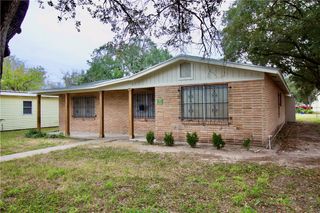 843 W H Ave, Kingsville, TX 78363
