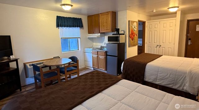 1120 N 91st Street, Seattle, WA 98103