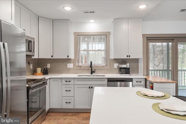 483 WAMPUM LN, Hedgesville, WV 25427
