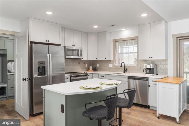 483 WAMPUM LN, Hedgesville, WV 25427