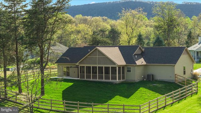 483 WAMPUM LN, Hedgesville, WV 25427