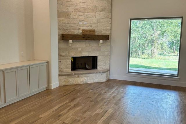 1009 Old Oaks Court, Weatherford, TX 76087