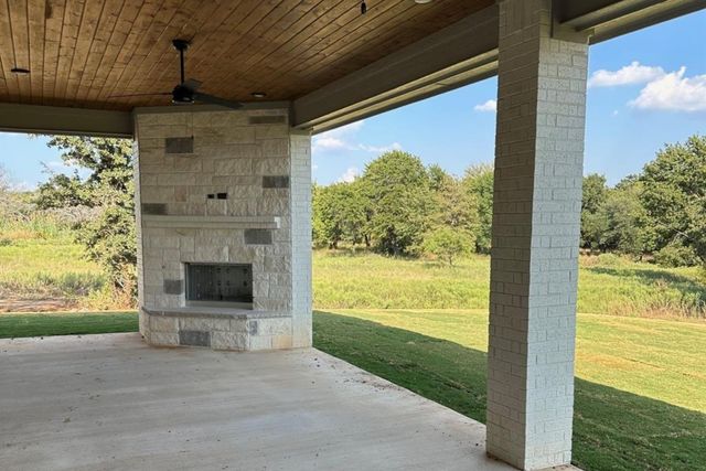 1009 Old Oaks Court, Weatherford, TX 76087