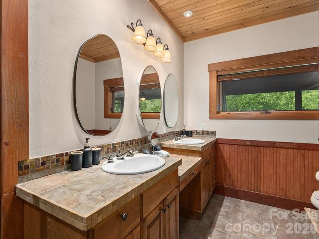 39 Great Aspen Way, Black Mountain, NC 28711