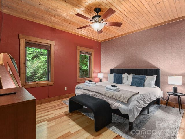 39 Great Aspen Way, Black Mountain, NC 28711