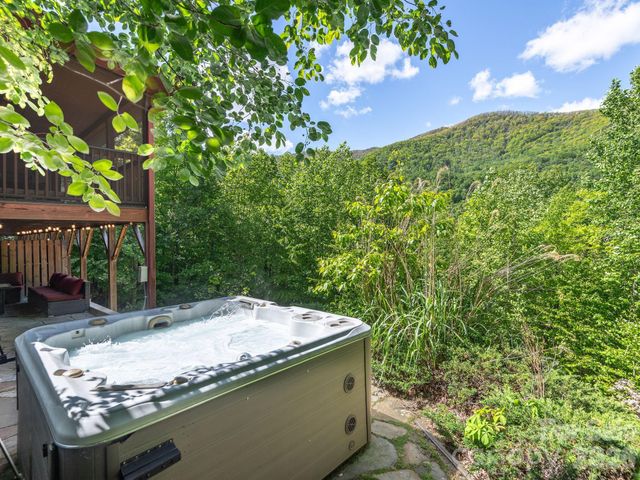 39 Great Aspen Way, Black Mountain, NC 28711