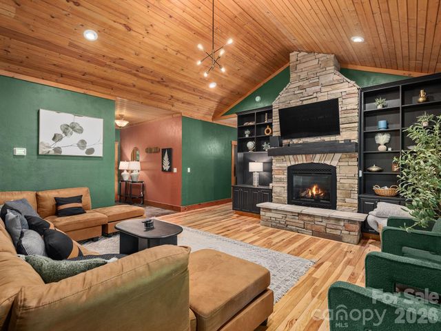 39 Great Aspen Way, Black Mountain, NC 28711