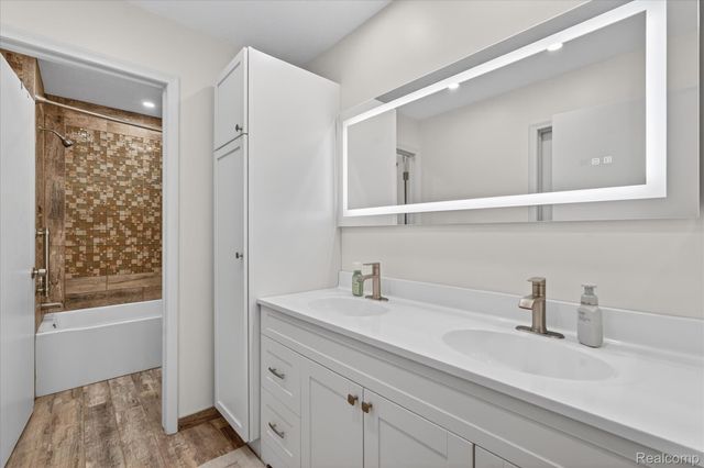 2017 Beekman Court, Flint Charter Township, MI 48532