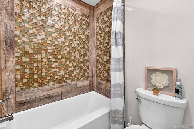 2017 Beekman Court, Flint Charter Township, MI 48532