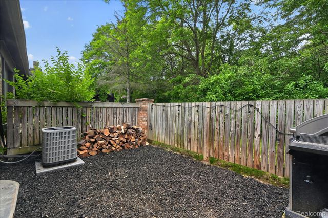 2017 Beekman Court, Flint Charter Township, MI 48532