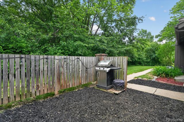 2017 Beekman Court, Flint Charter Township, MI 48532