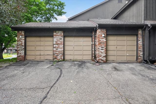 2017 Beekman Court, Flint Charter Township, MI 48532