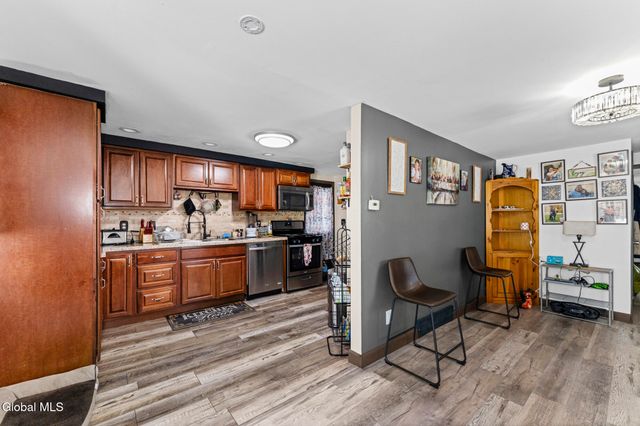 413 E Campbell Rd Extension, Rotterdam, NY 12303