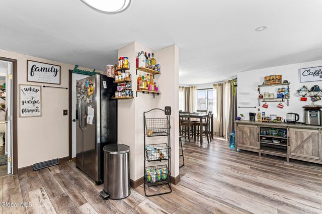 413 E Campbell Rd Extension, Rotterdam, NY 12303