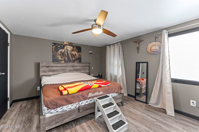 413 E Campbell Rd Extension, Rotterdam, NY 12303