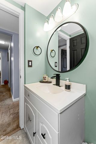 413 E Campbell Rd Extension, Rotterdam, NY 12303