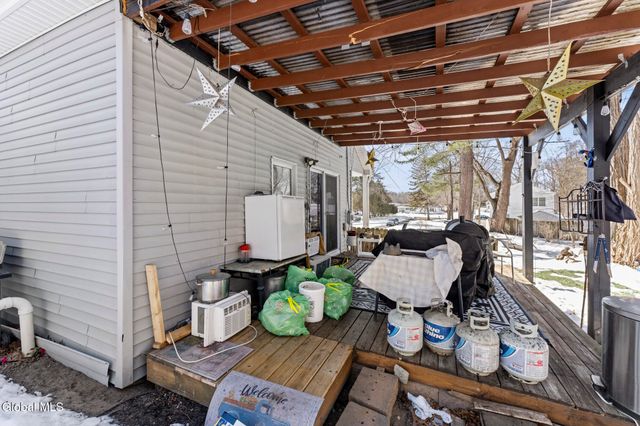 413 E Campbell Rd Extension, Rotterdam, NY 12303