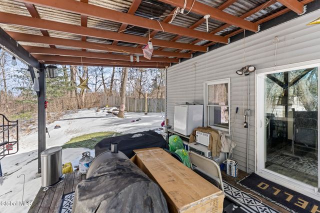 413 E Campbell Rd Extension, Rotterdam, NY 12303