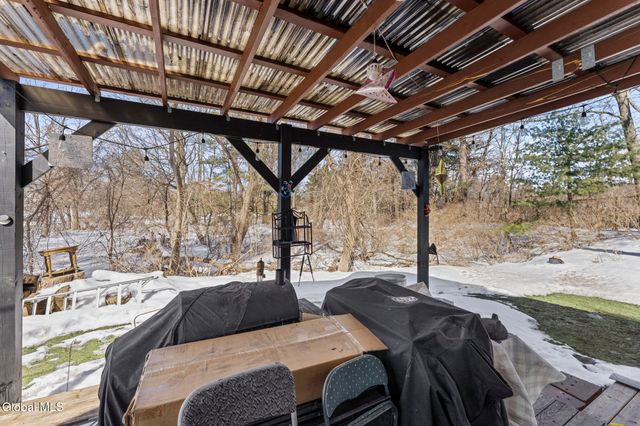 413 E Campbell Rd Extension, Rotterdam, NY 12303