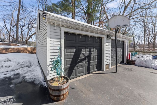 413 E Campbell Rd Extension, Rotterdam, NY 12303