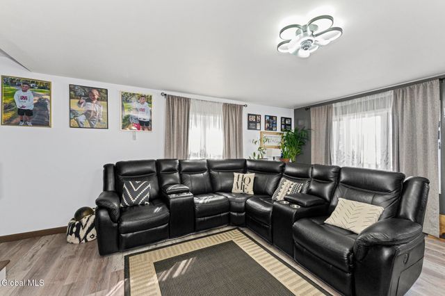 413 E Campbell Rd Extension, Rotterdam, NY 12303