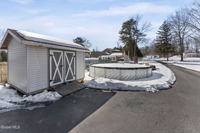 413 E Campbell Rd Extension, Rotterdam, NY 12303