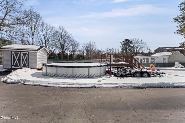 413 E Campbell Rd Extension, Rotterdam, NY 12303