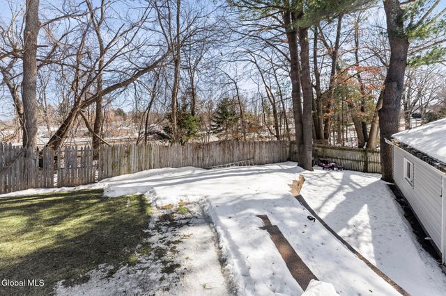 413 E Campbell Rd Extension, Rotterdam, NY 12303