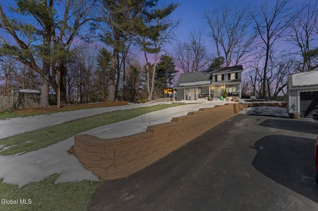 413 E Campbell Rd Extension, Rotterdam, NY 12303