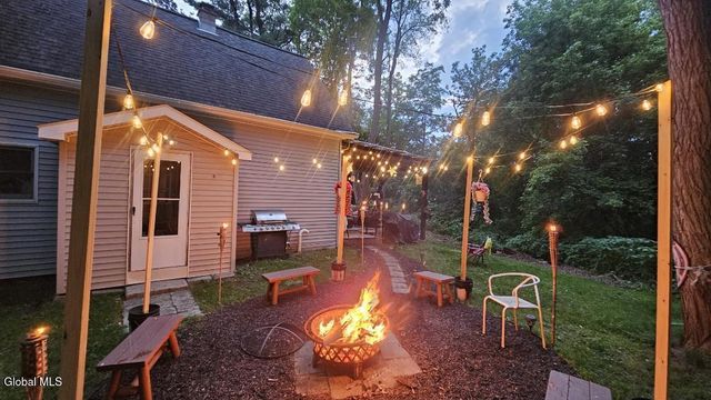 413 E Campbell Rd Extension, Rotterdam, NY 12303