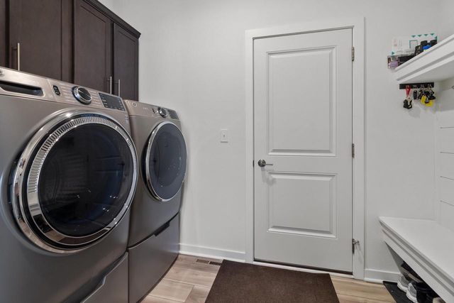 2689 Mapleton AVENUE, East Troy, WI 53120