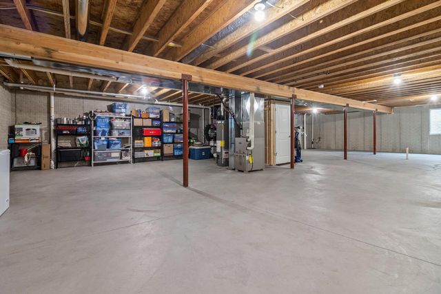 2689 Mapleton AVENUE, East Troy, WI 53120