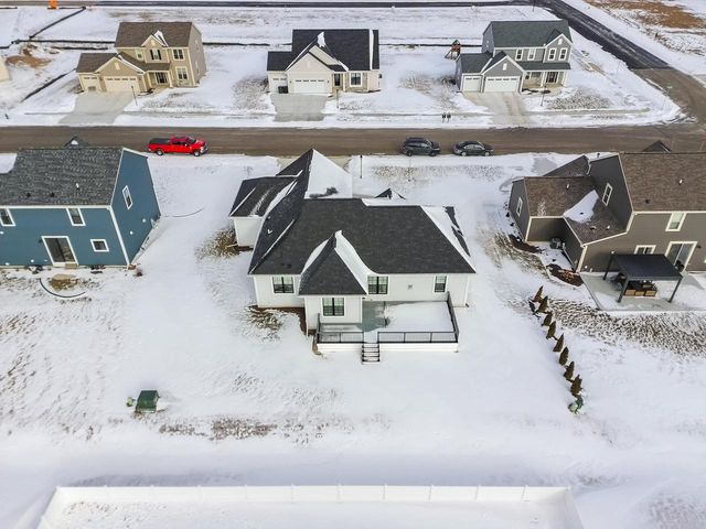 2689 Mapleton AVENUE, East Troy, WI 53120