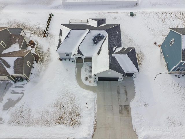 2689 Mapleton AVENUE, East Troy, WI 53120