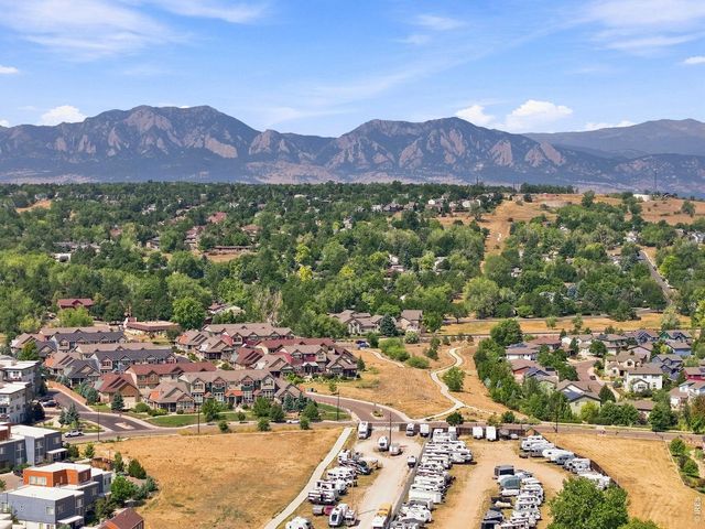 1316 Snowberry Ln 201, Louisville, CO 80027