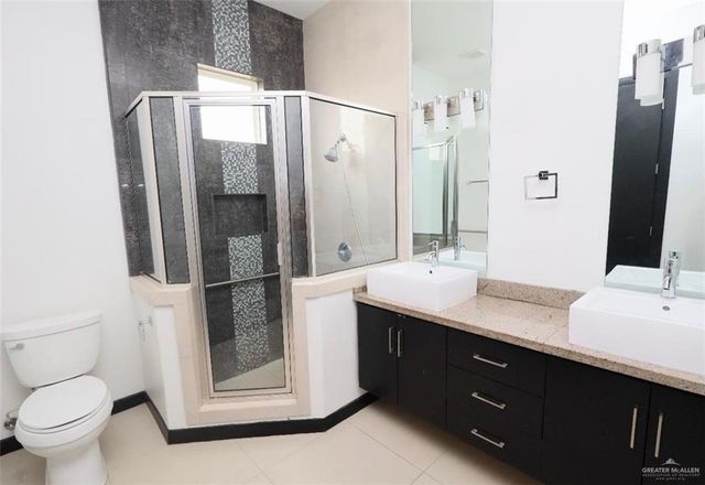 2435 E 7th Avenue, Mission, TX 78572