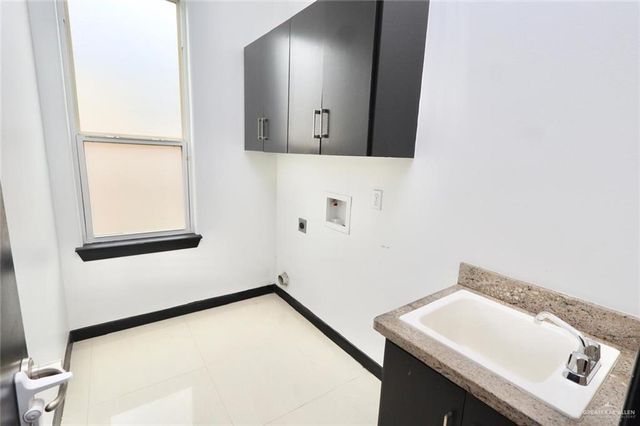 2435 E 7th Avenue, Mission, TX 78572