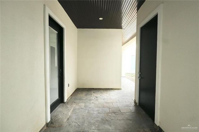 2435 E 7th Avenue, Mission, TX 78572