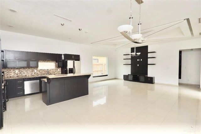 2435 E 7th Avenue, Mission, TX 78572