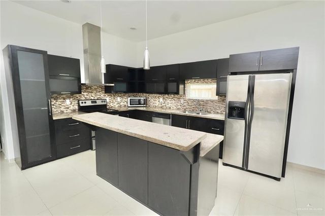 2435 E 7th Avenue, Mission, TX 78572