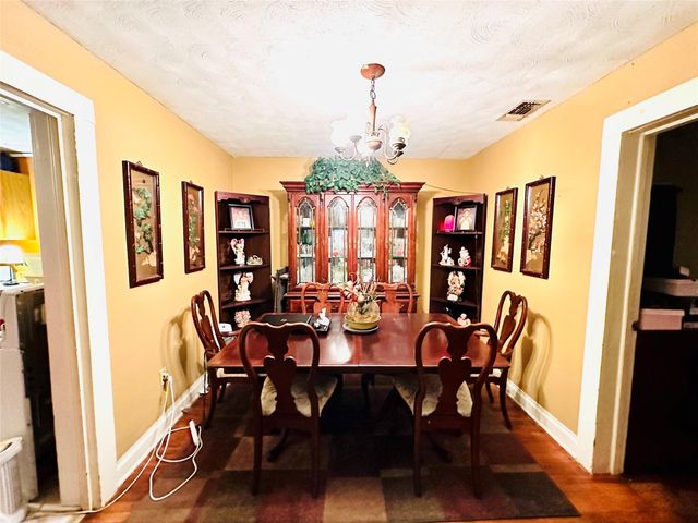 1217 4th Avenue S, Texas City, TX 77590