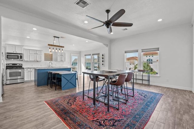 214 Sampan Drive, Tiki Island, TX 77554