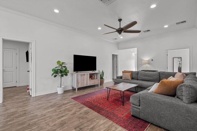 214 Sampan Drive, Tiki Island, TX 77554