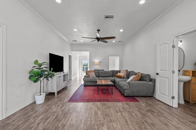 214 Sampan Drive, Tiki Island, TX 77554