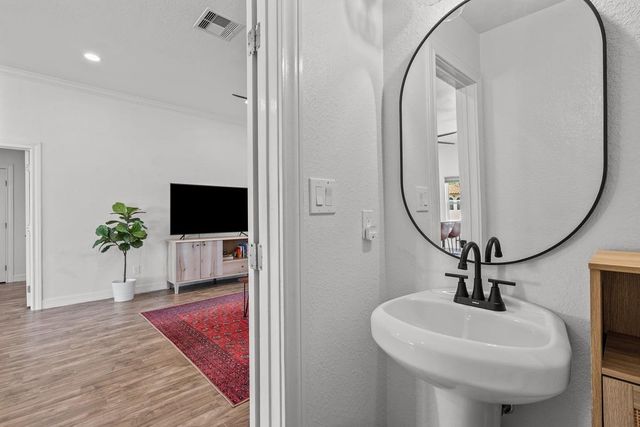 214 Sampan Drive, Tiki Island, TX 77554