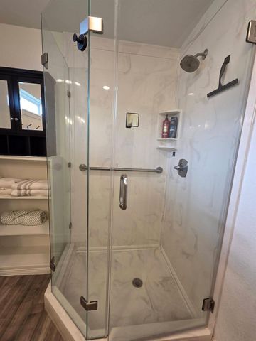 214 Sampan Drive, Tiki Island, TX 77554