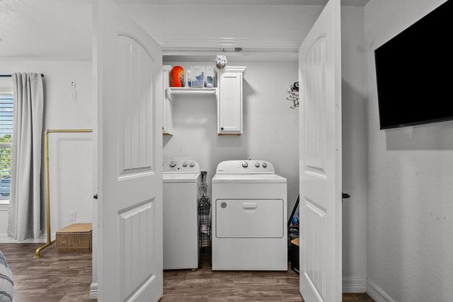 214 Sampan Drive, Tiki Island, TX 77554