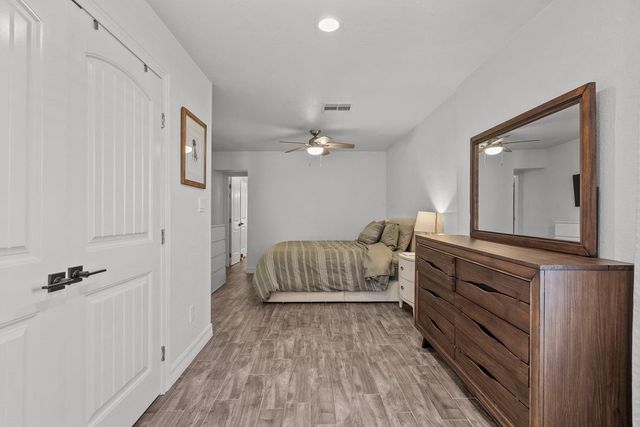 214 Sampan Drive, Tiki Island, TX 77554